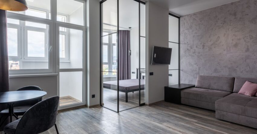 Edzett üveg: 4x erősebb biztonság és elegancia a modern otthonhoz
